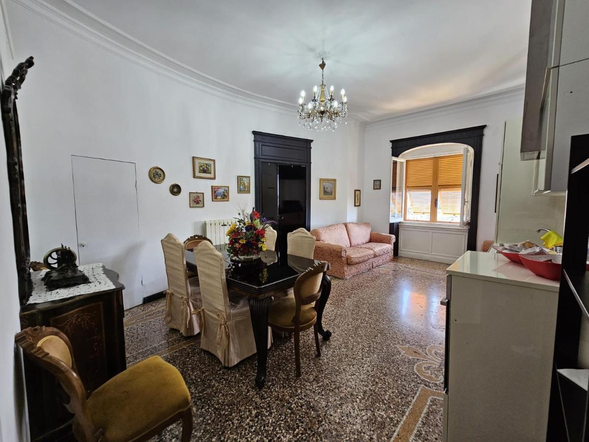 Antiche Memorie-Eleganza E Confort In Centro Citta Genoa Luaran gambar